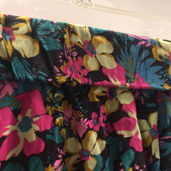 Floral Mini Skirt - Picture 3 of 3